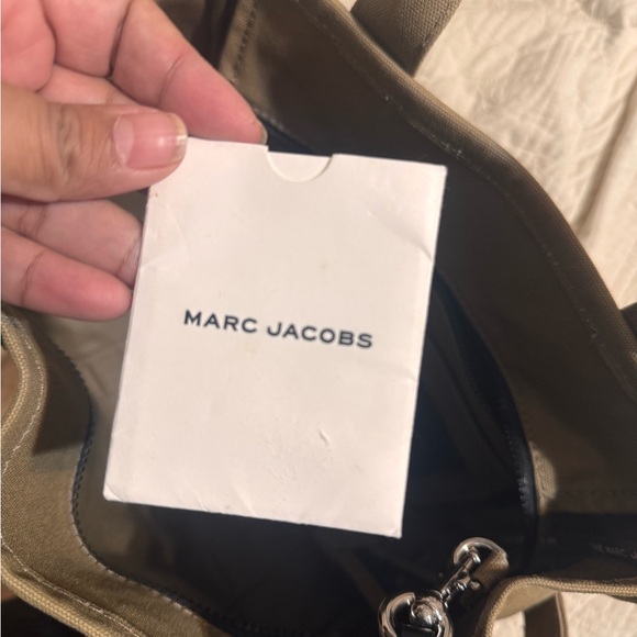 Marc Jacobs army green medium canvas Tote Bag. Comes with black body strap. - Picture 3 of 5